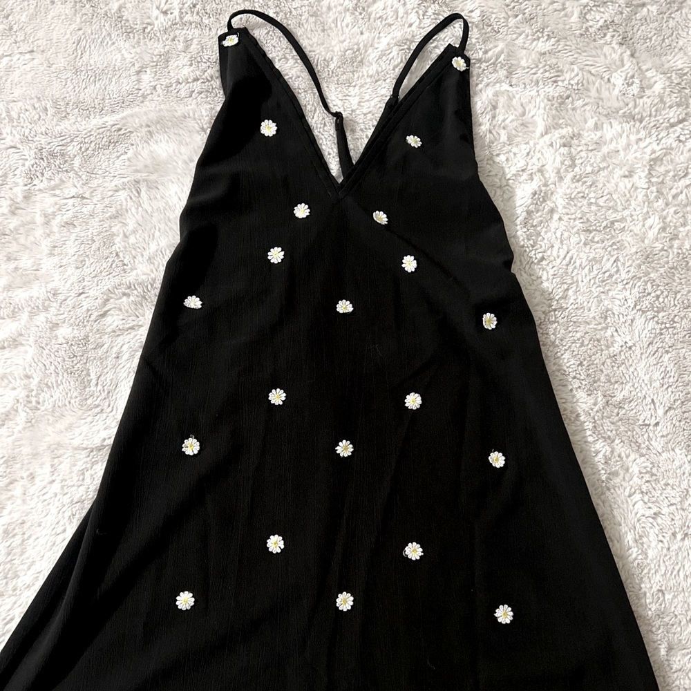 Black Daisy Details Mini Dress